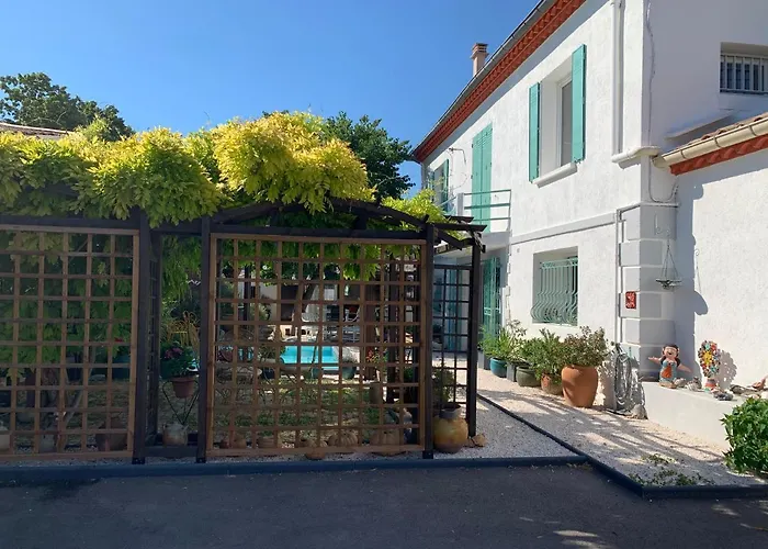 Dans Maison D'artiste * Lunel (Herault)
